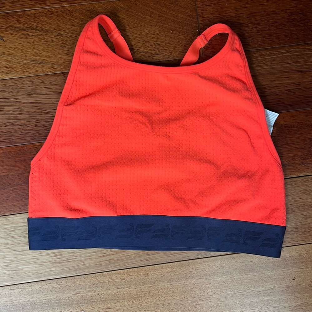 Fabletics Wren SkulpKnit Sports Bra, size L, color orange fizz